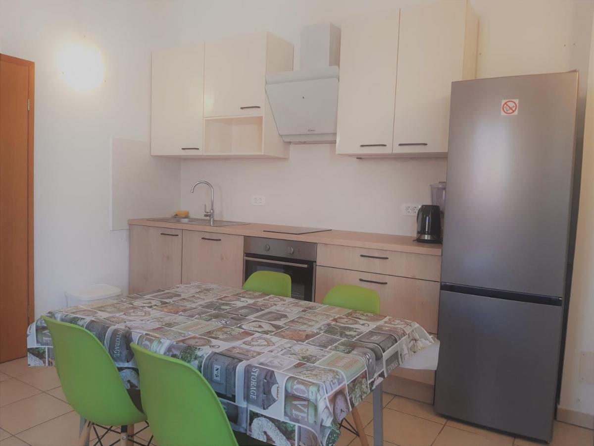 Apartments Barbara Gregovica Pola Esterno foto